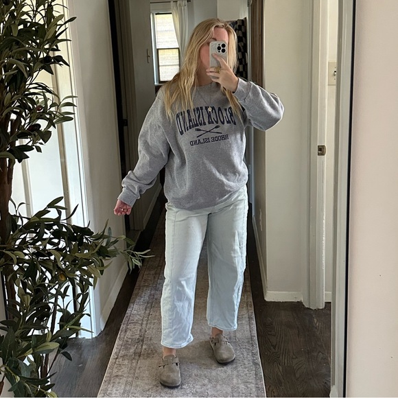 Vintage Feel Rhode Island Sweatshirt - Picture 1 of 2